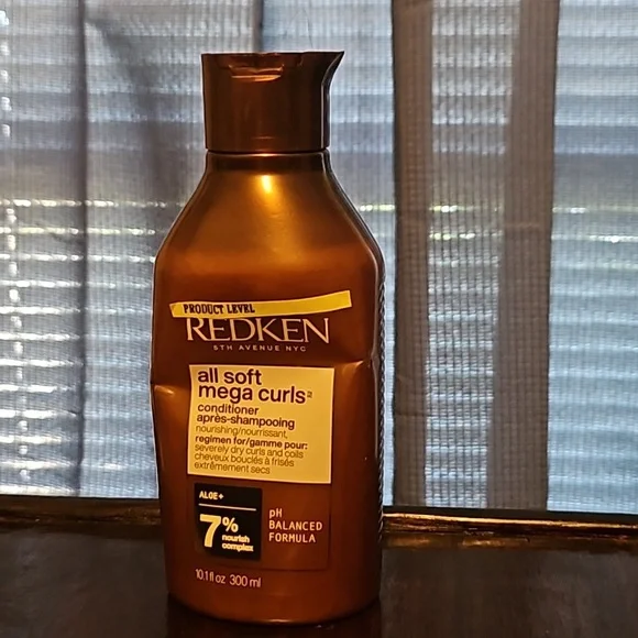 4 pc. Hair care bundle - Picture 2 of 8